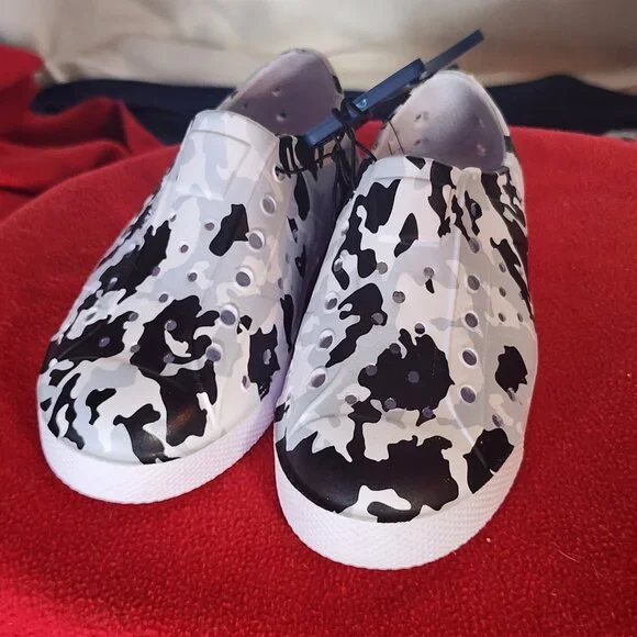 DSG Youth White Gray and Black Camo Non Marking Sole EVA Slip On Shoes Size 11K - Picture 1 of 16